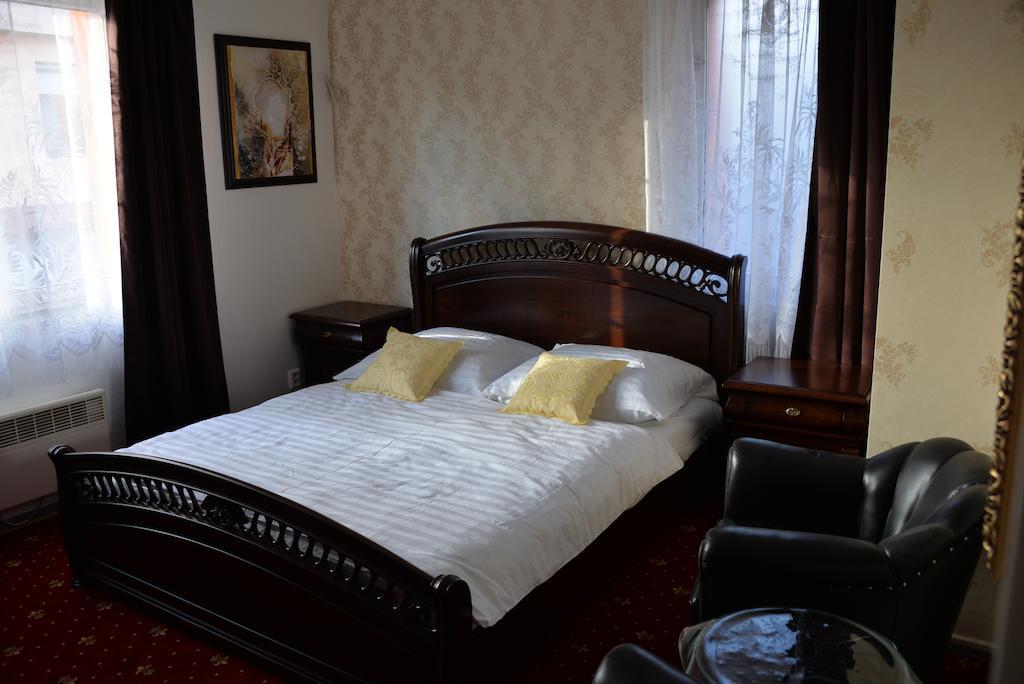 Harmony Hall Hradec Králové Chambre photo